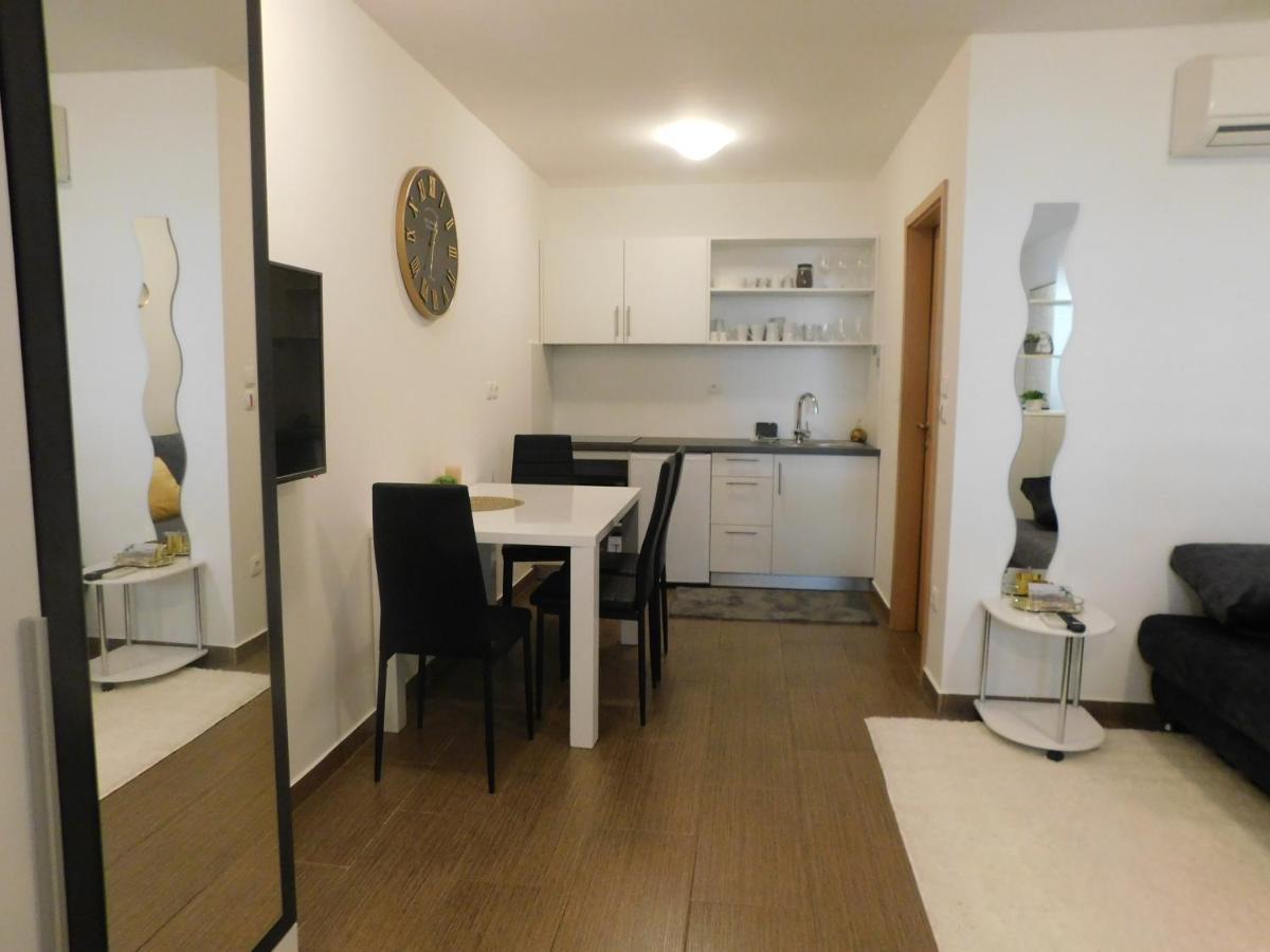 Ferienwohnung Modern Center Studio Under The Castle - Free Parking Laibach Exterior foto
